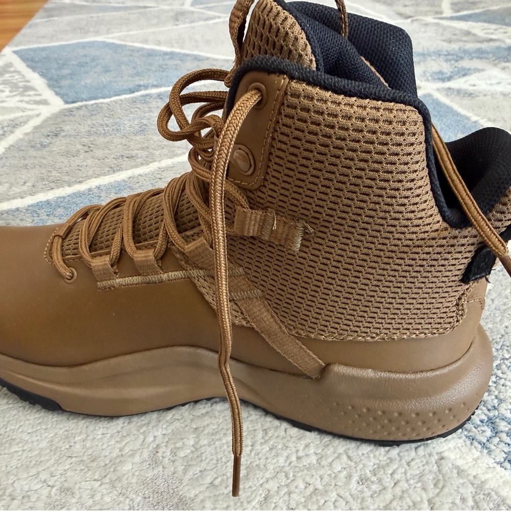 Under Armour Black and Tan Footwear